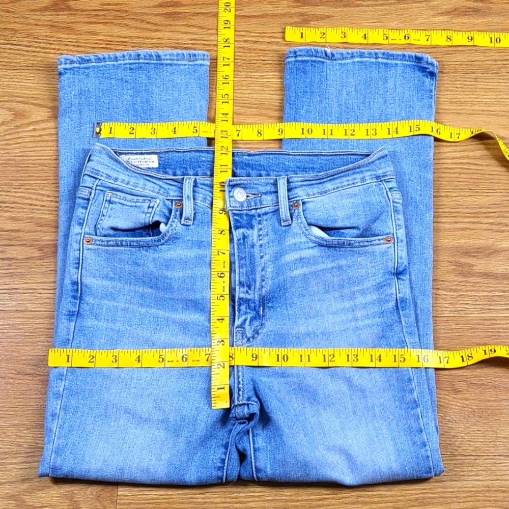 LEVI'S BIG E PREMIUM BOOTCUT LIGHT WASH, 2018 LIKE NEW FADED JEANS 27x24 - Picture 3 of 8